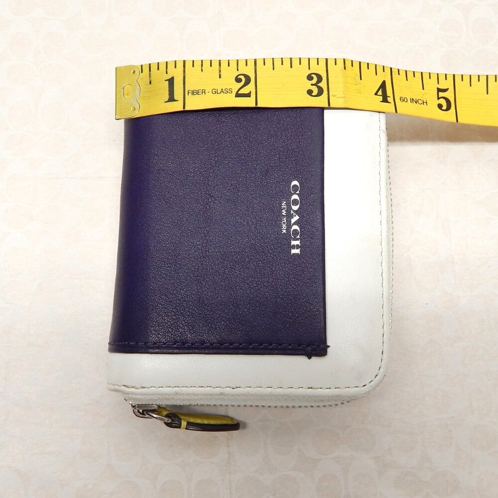 Coach Folded Wallet - Picture 8 of 9